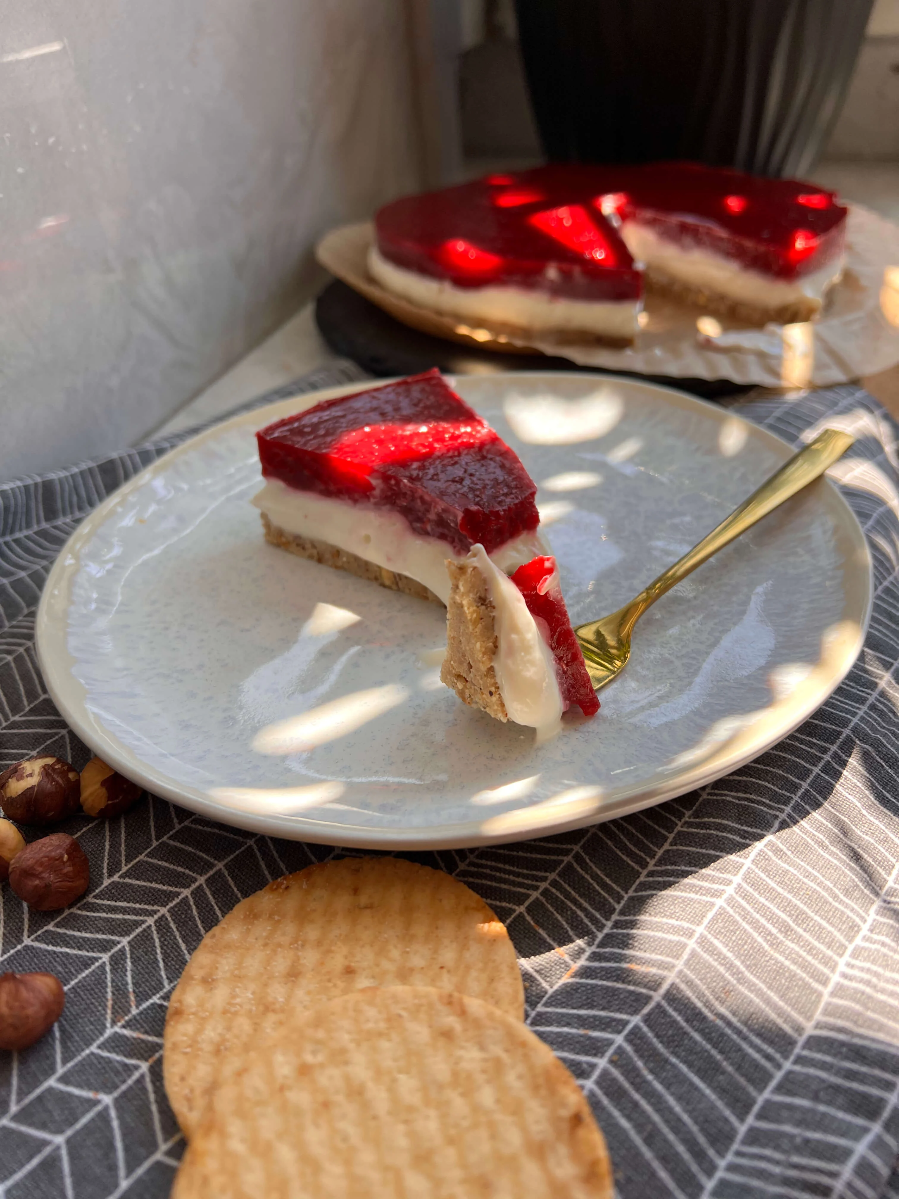 Zdraviji protein cheesecake sa malinama bez šećera