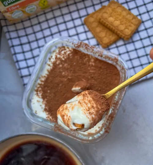 Proteinski tiramisu u čaši